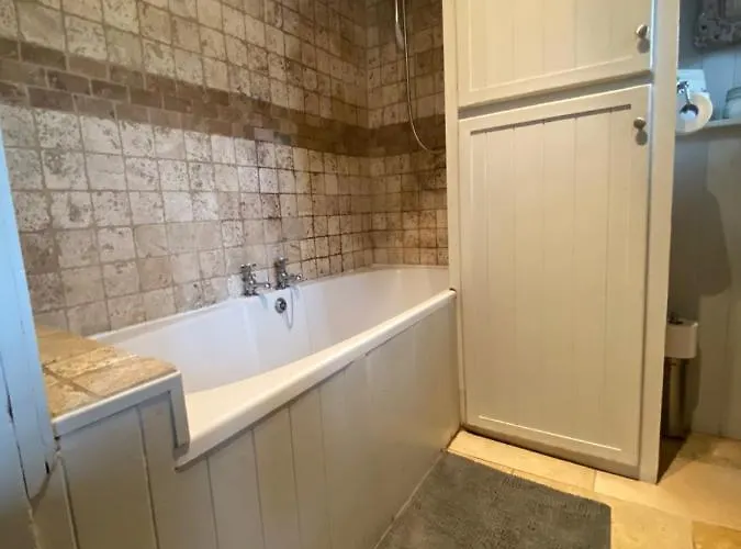 Hideaway וויטבי