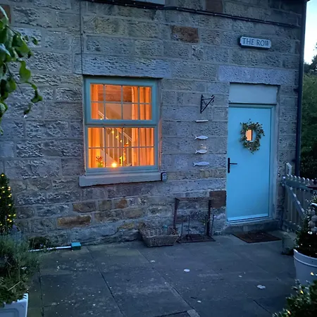 Hideaway بيت للعطل ويتبي