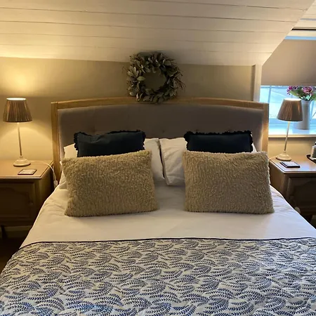 Hideaway * ويتبي