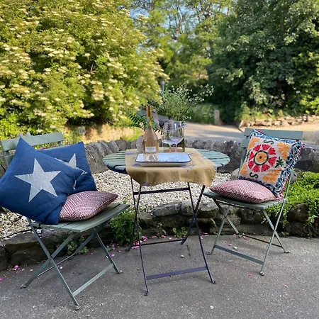 Hideaway بيت للعطل