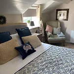 度假居 Hideaway *